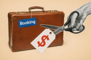 Illustrazione forbici che tagliano l'etichetta dei soldi e una valigia con scritto Booking