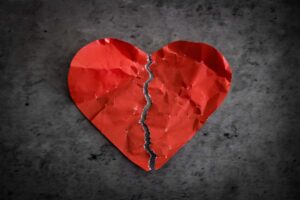 cuore spezzato in due